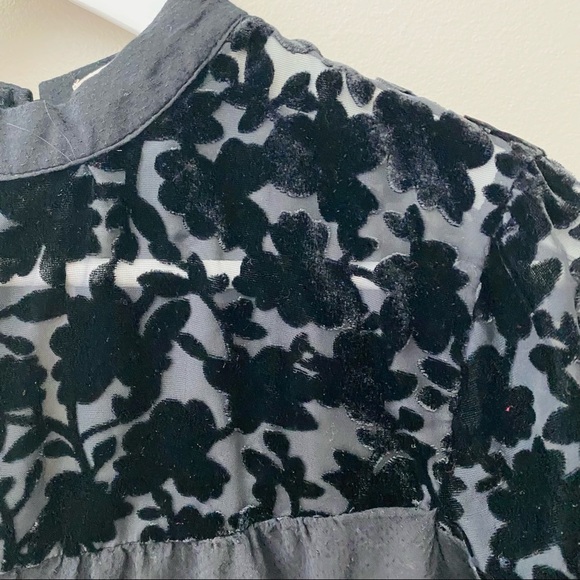 Altar'd State Long Sleeve Velvet Blouse Black Sz Small - Picture 4 of 10
